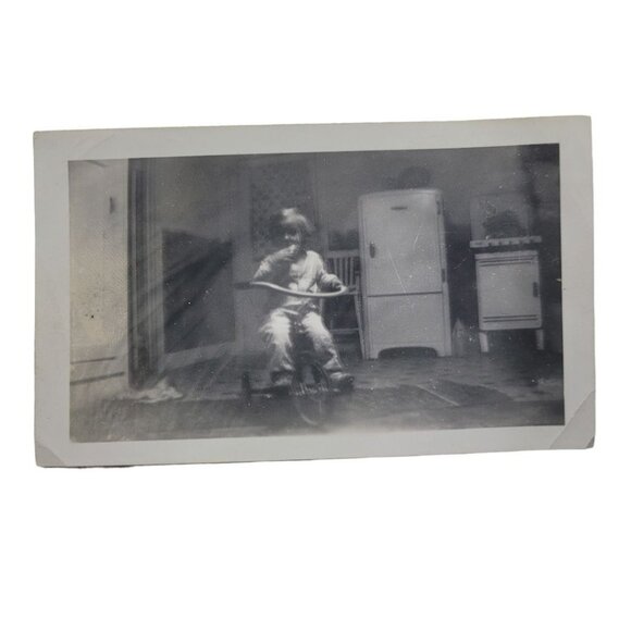 Creepy Photograph Child Tricycle Black White Gray Blurry Horror 1950s 1960s - Picture 10 of 11